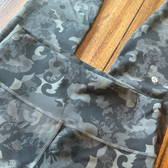 Lululemon Wunder Train High-Rise Tight 25" Leggings Hidden Heritage Lace Black - Picture 13 of 13